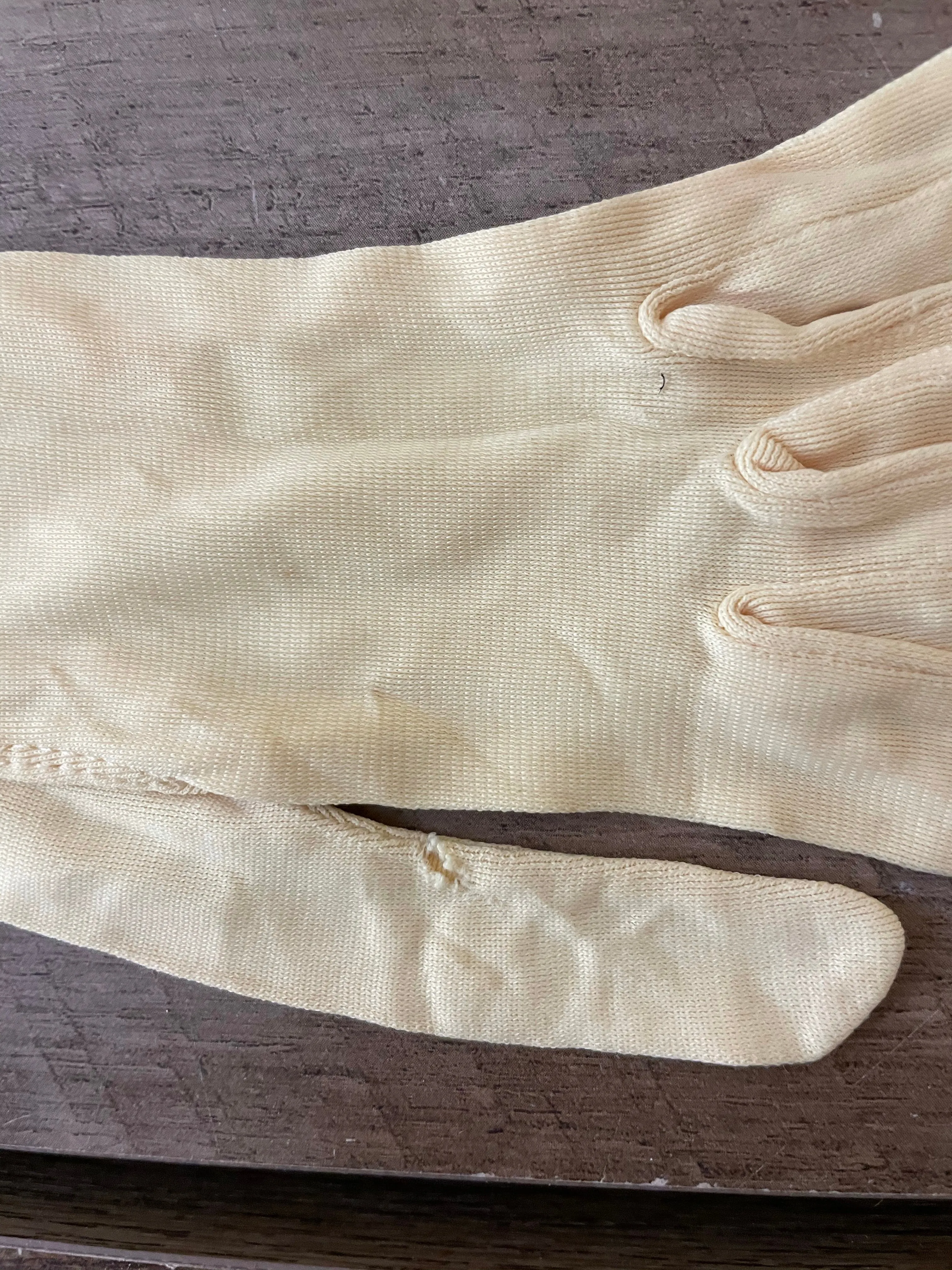 €€ Vintage 19” Womens Long Yellow Nylon Opera Gloves