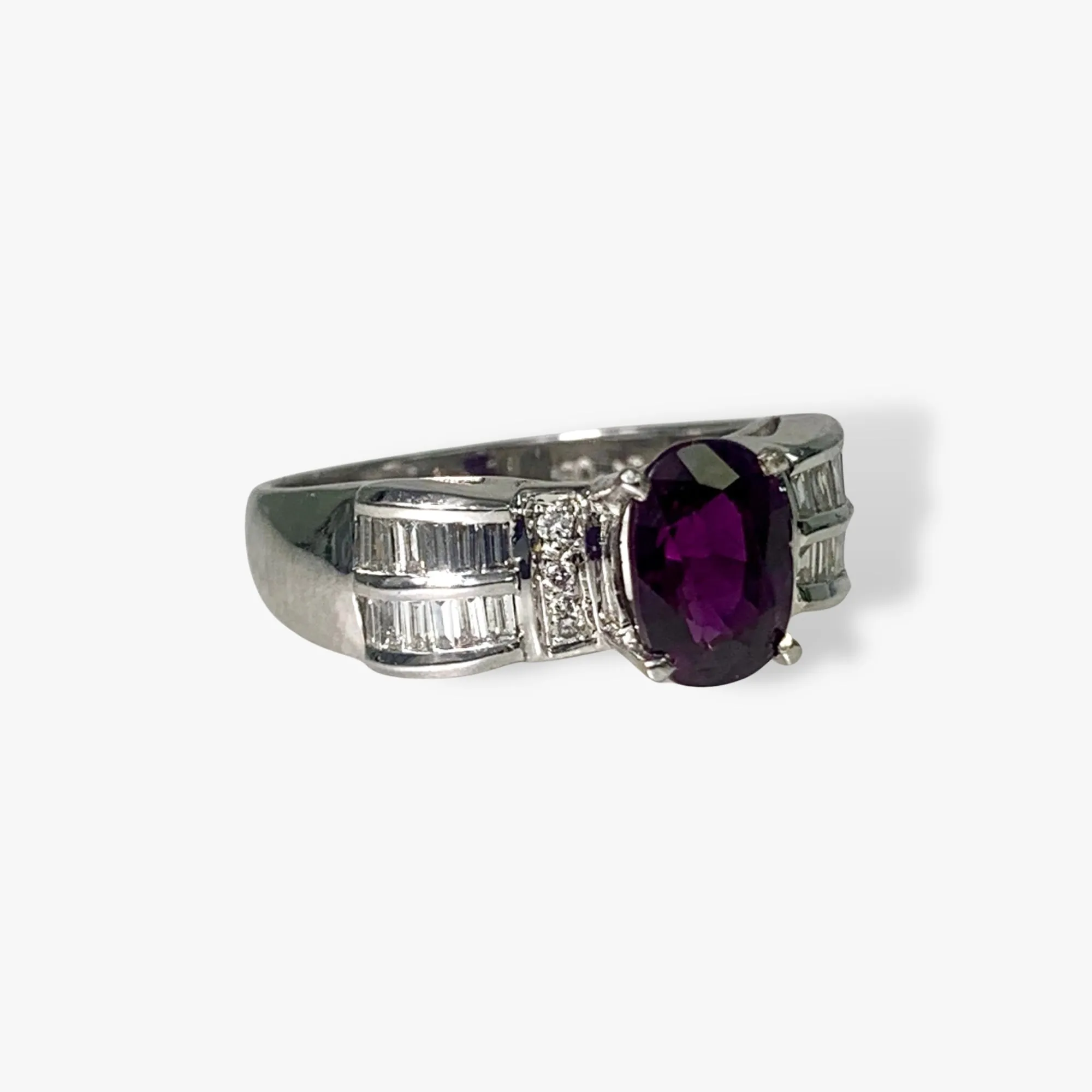 18k White Gold Oval Cut Ruby Diamond Vintage Ring