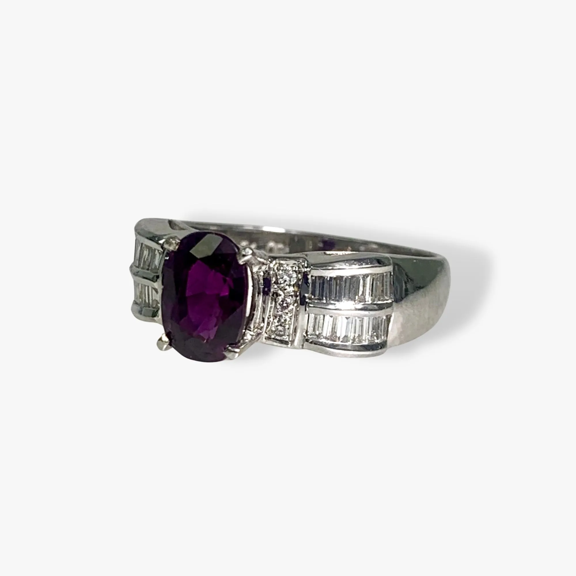 18k White Gold Oval Cut Ruby Diamond Vintage Ring