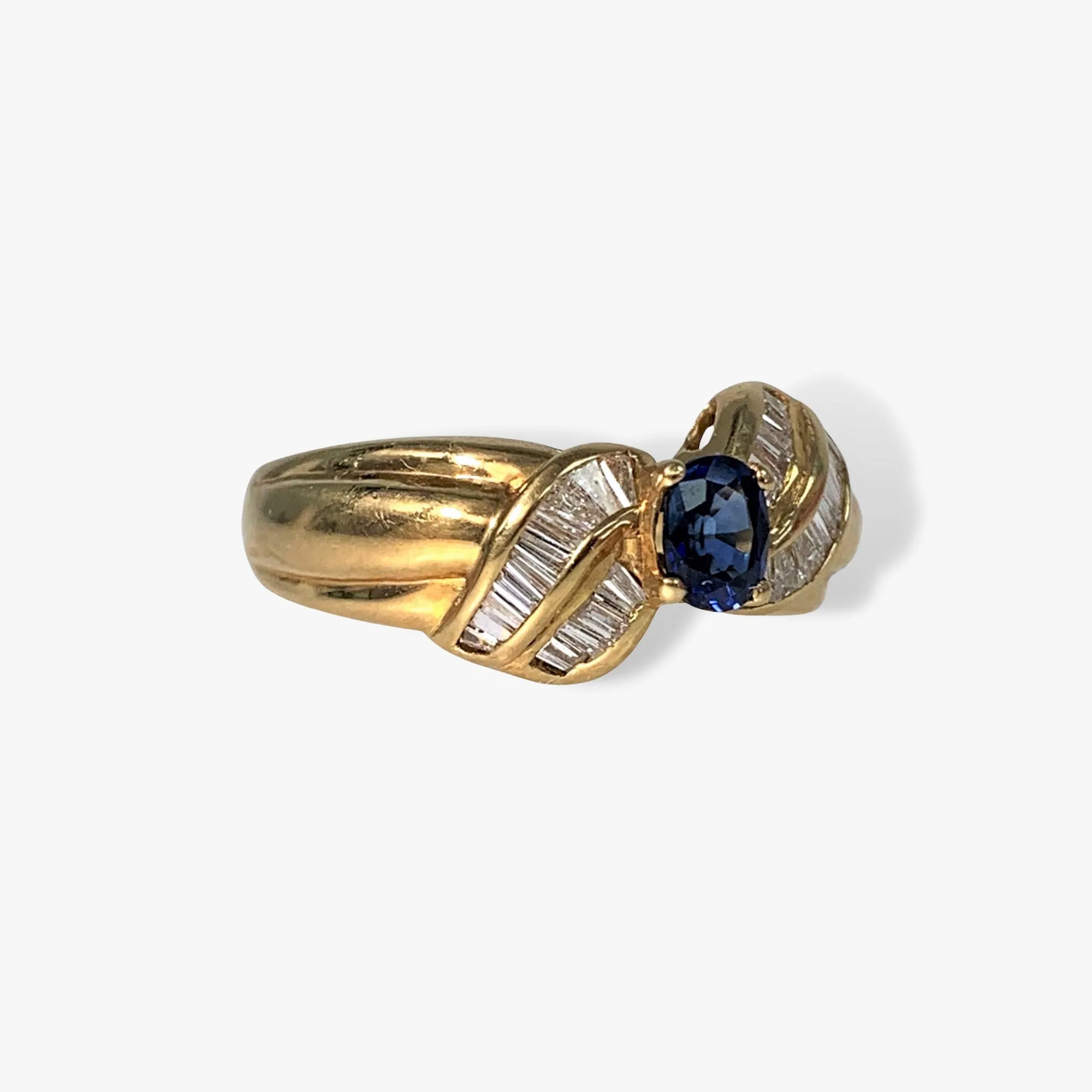 18k Yellow Gold Oval Cut Blue Sapphire and Diamond Vintage Ring