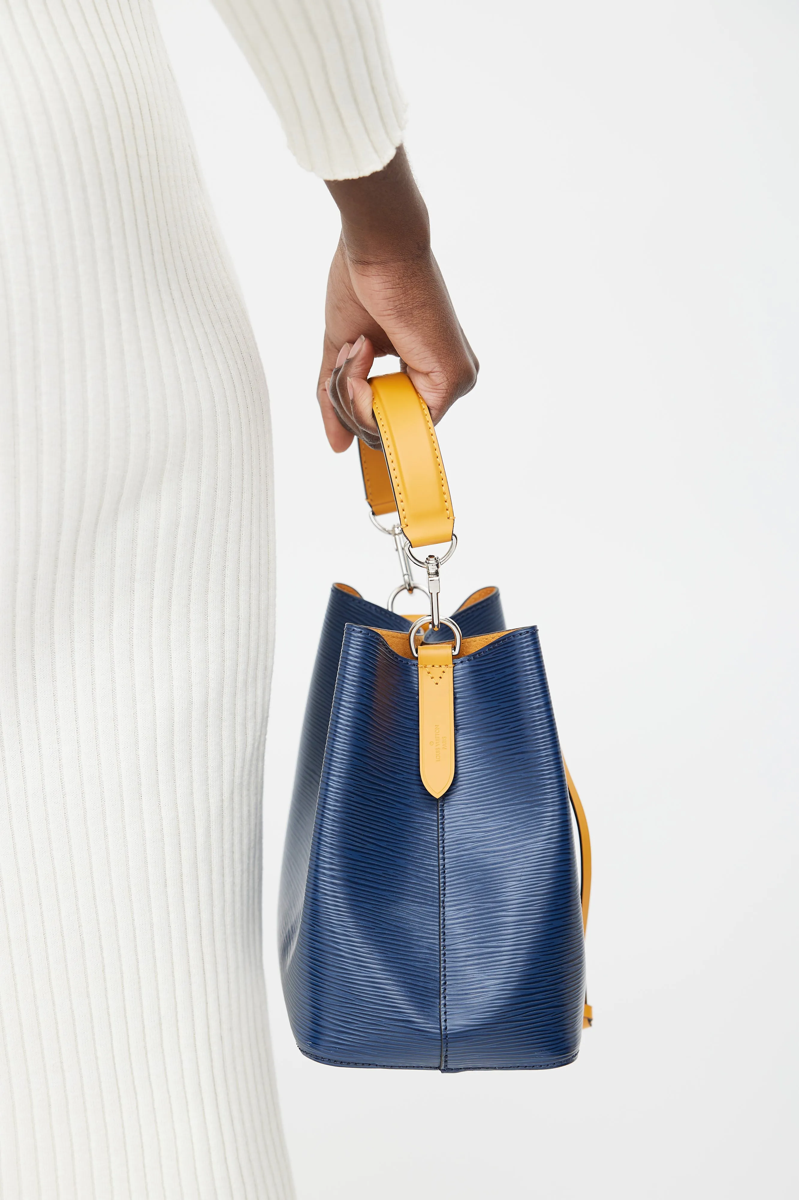 2021 Indigo Safran Epi Leather NéoNoé BB Bucket Crossbody Bag