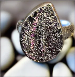 Antique Button Ring, Leaf Shaped Luster Glass Size 8