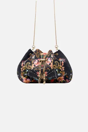 DRAWSTRING POUCH WITH CHAIN STRAP TO CATCH A SPIDER
