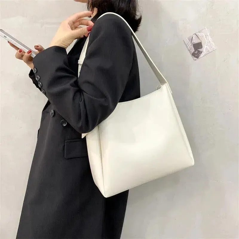 Elina – Timeless elegant style – Shoulder bag