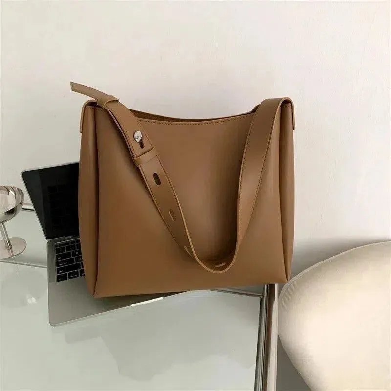 Elina – Timeless elegant style – Shoulder bag