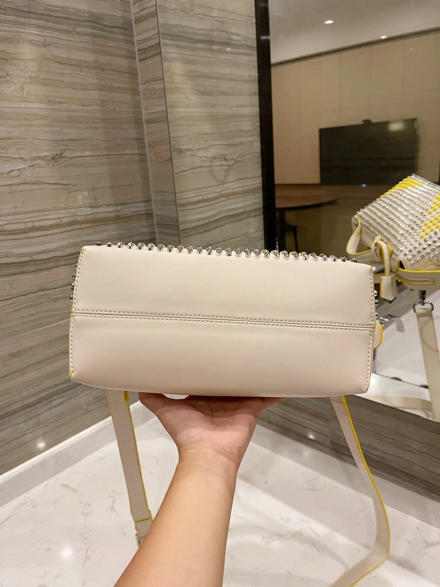 EN   Designer bags by Fendi 218