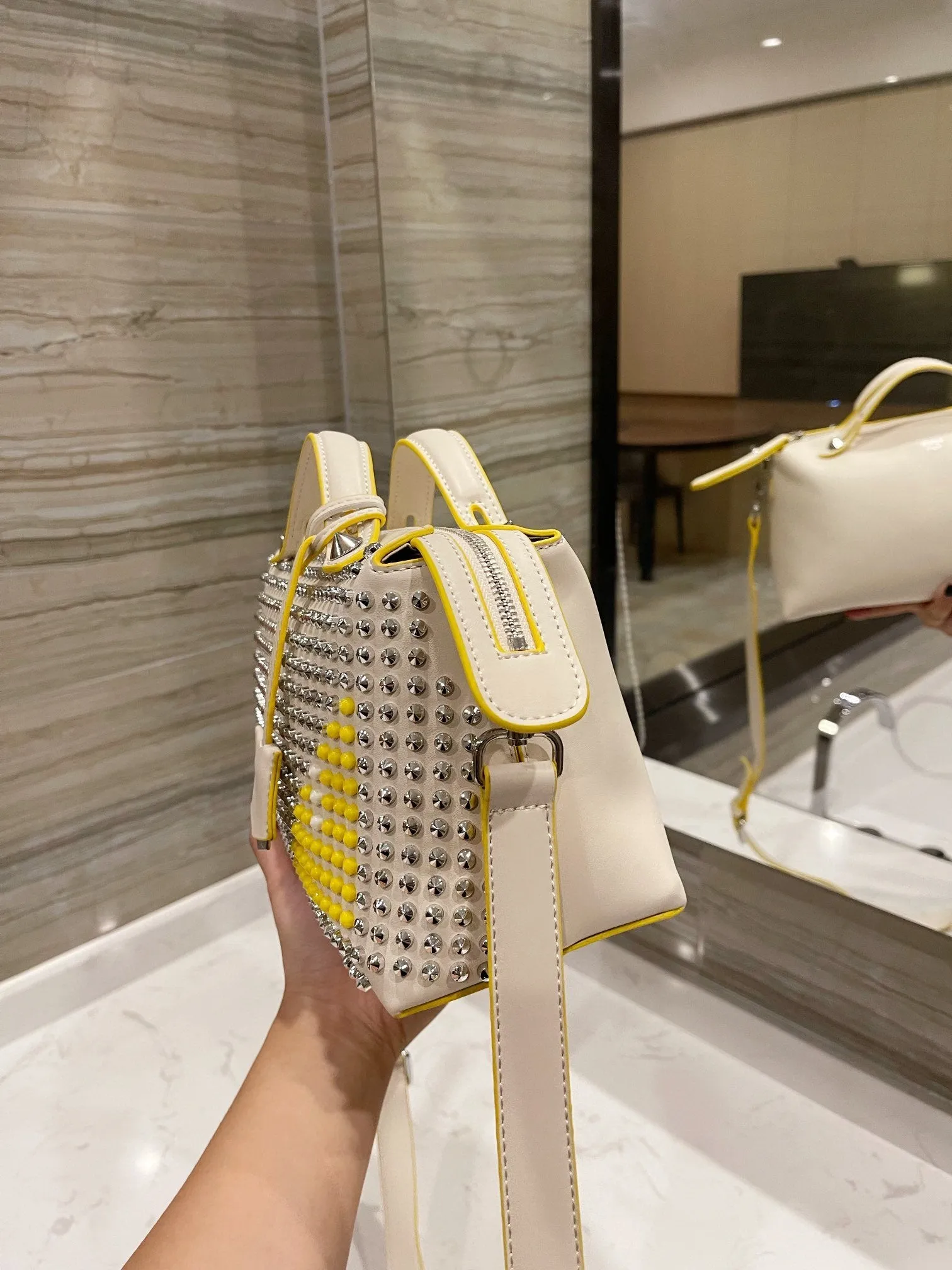 EN   Designer bags by Fendi 218