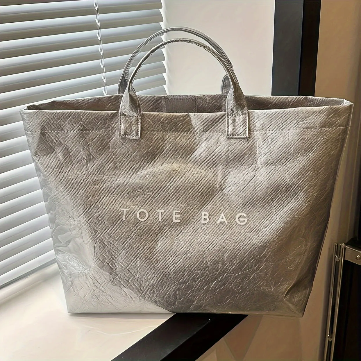 Fashionable Large Women Shopping Tote Bag