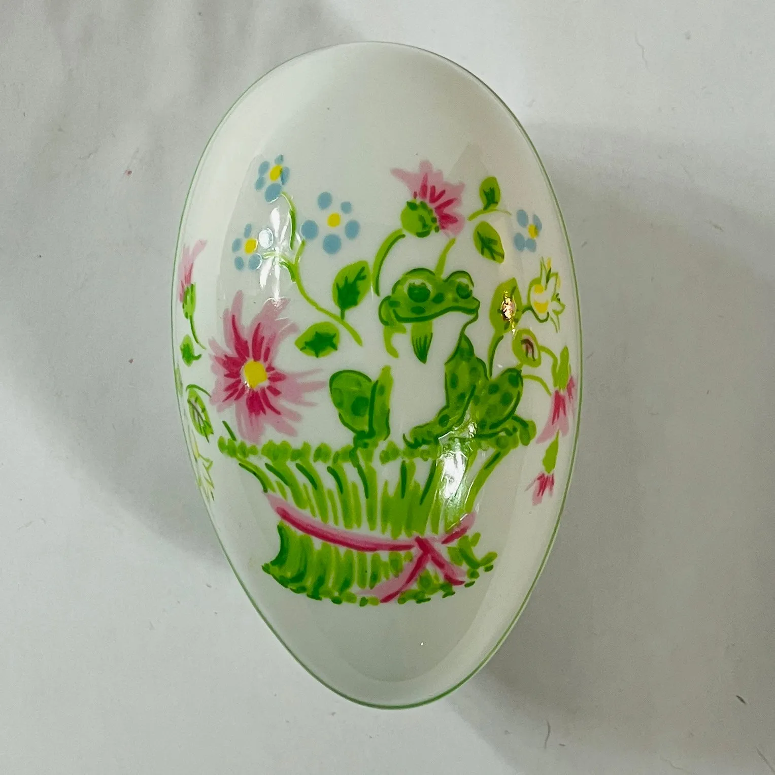 Frog-Themed Tastesetter by Sigma Lidded Egg Dish
