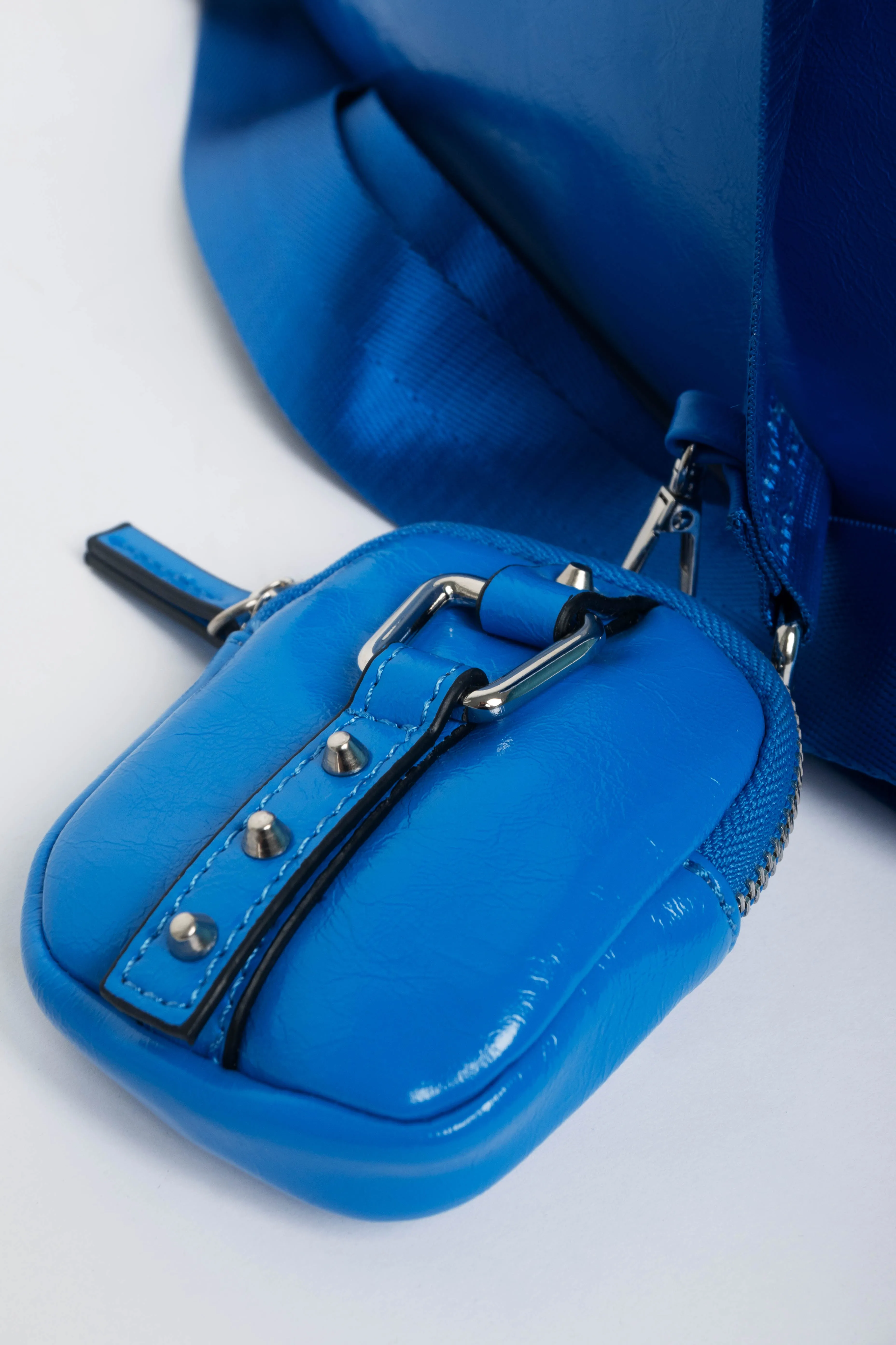 Metallic Hand Bag With Pocket