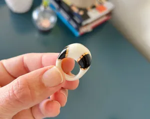 Oval Black (Sample)