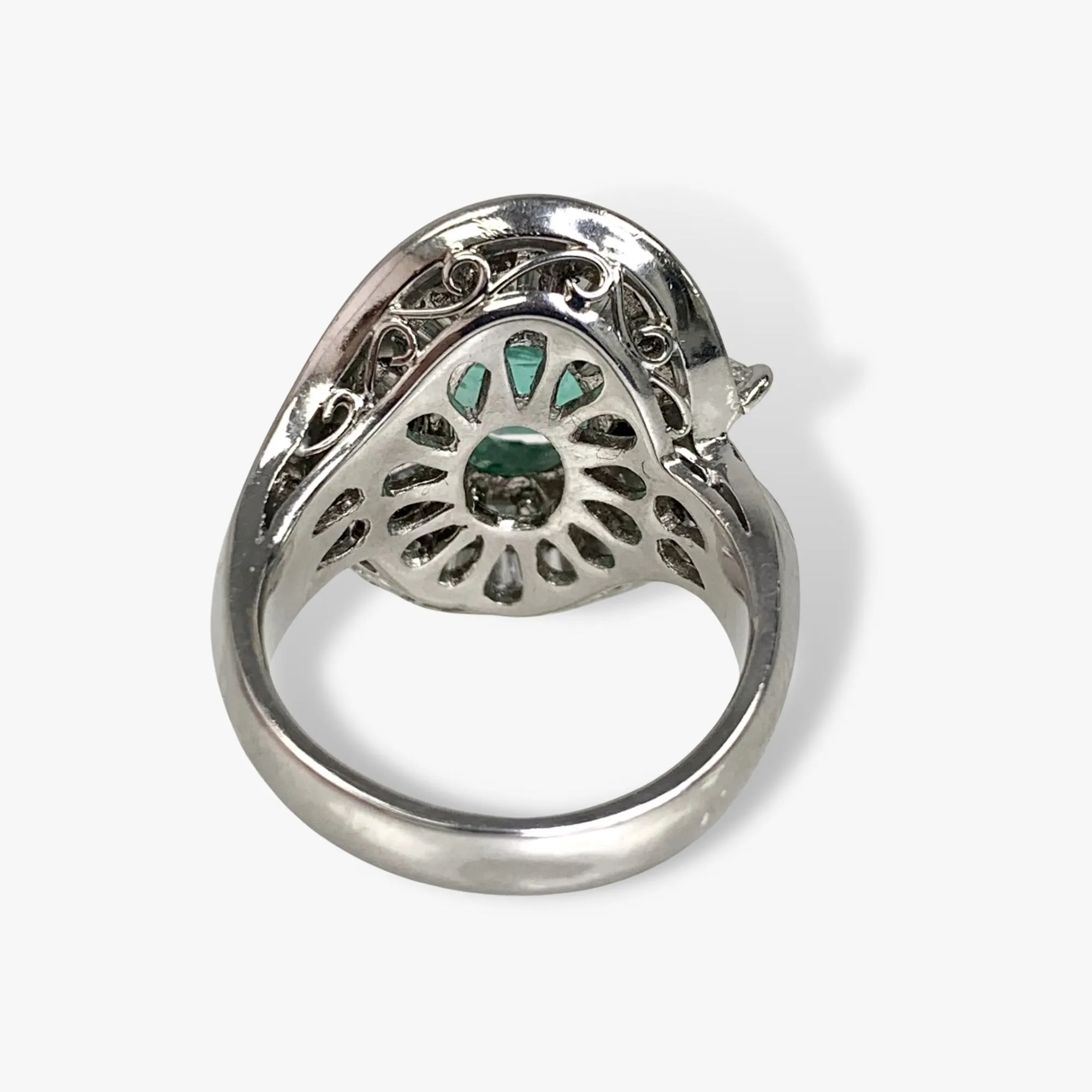 Platinum Round Cut Emerald and Diamond Vintage Ring