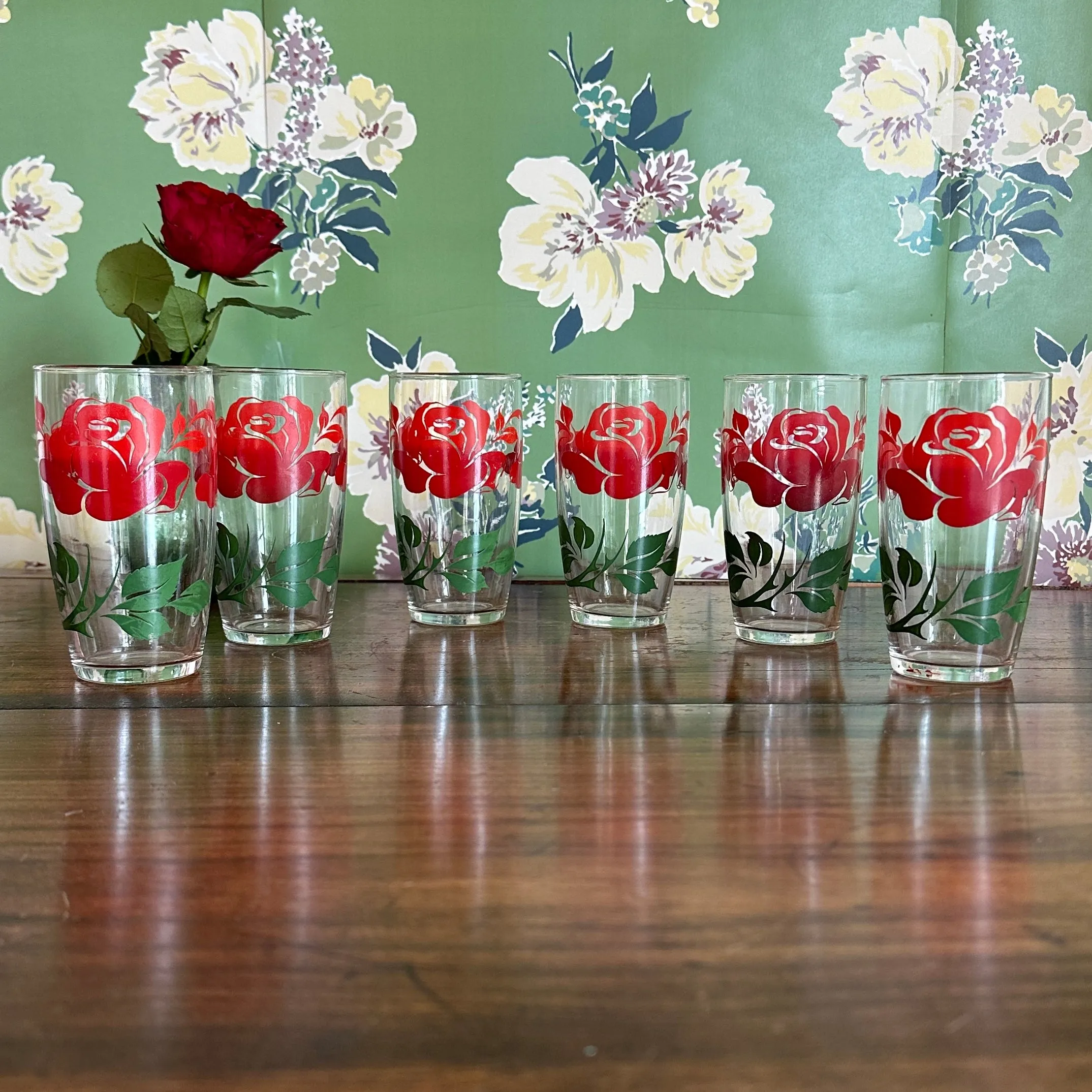 Run for the Roses Drinks Glasses, Set of 6