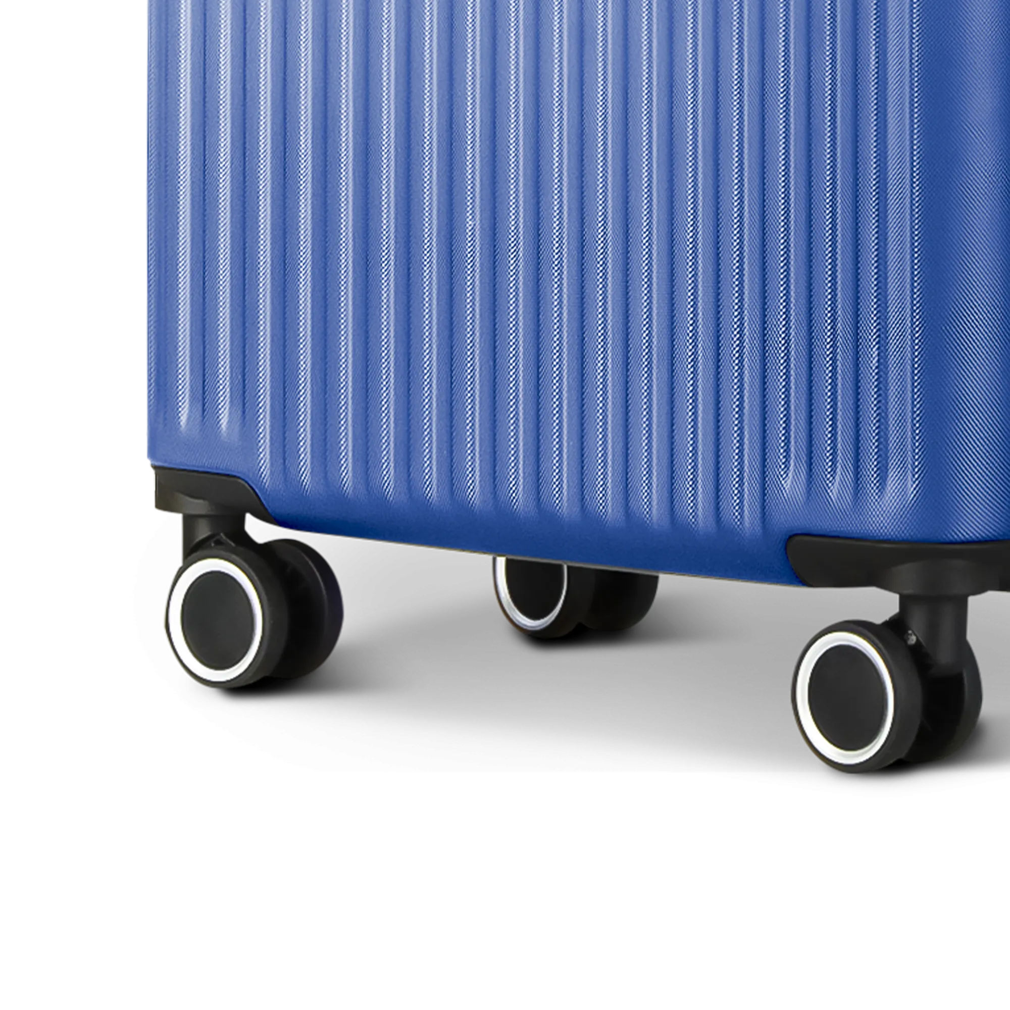Vacay 24" Suitcase in Dusk