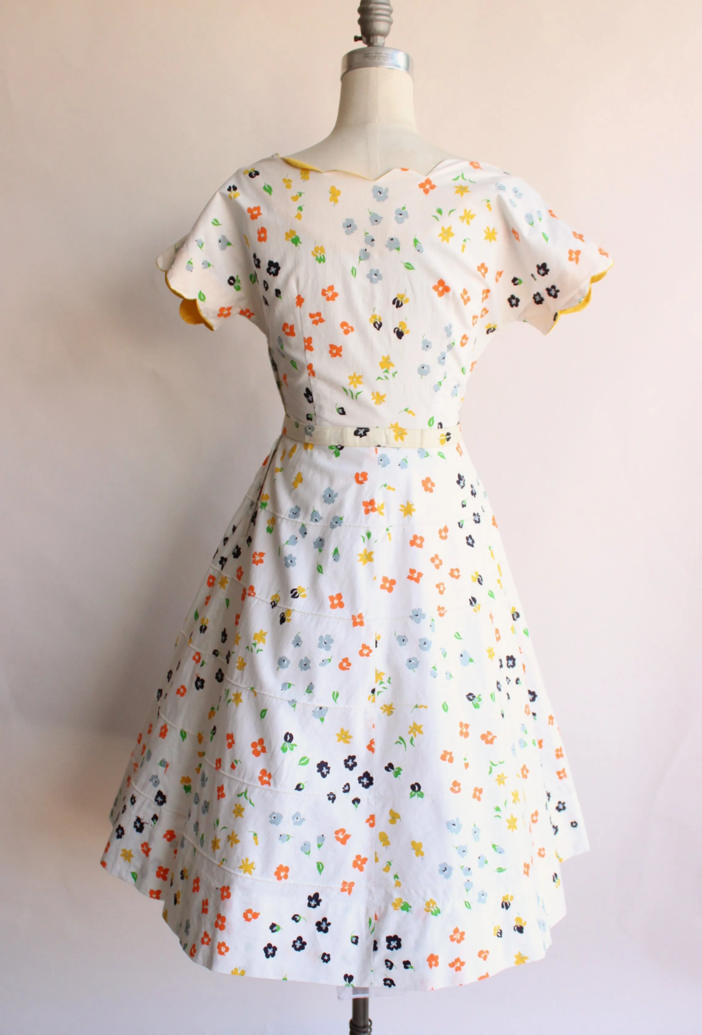 Vintage 1950s Fit and Flare Floral Dress with Belt