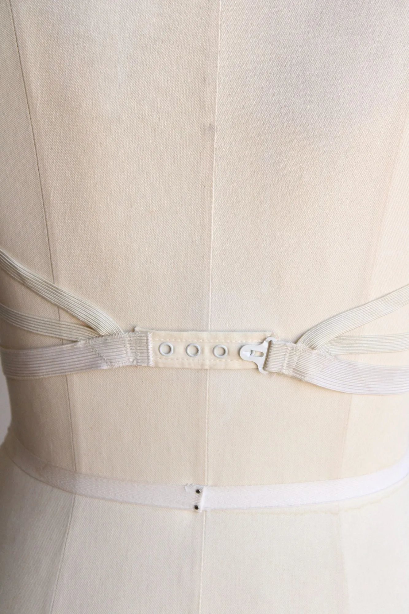 Vintage 1950s White 34 B Bullet Bra