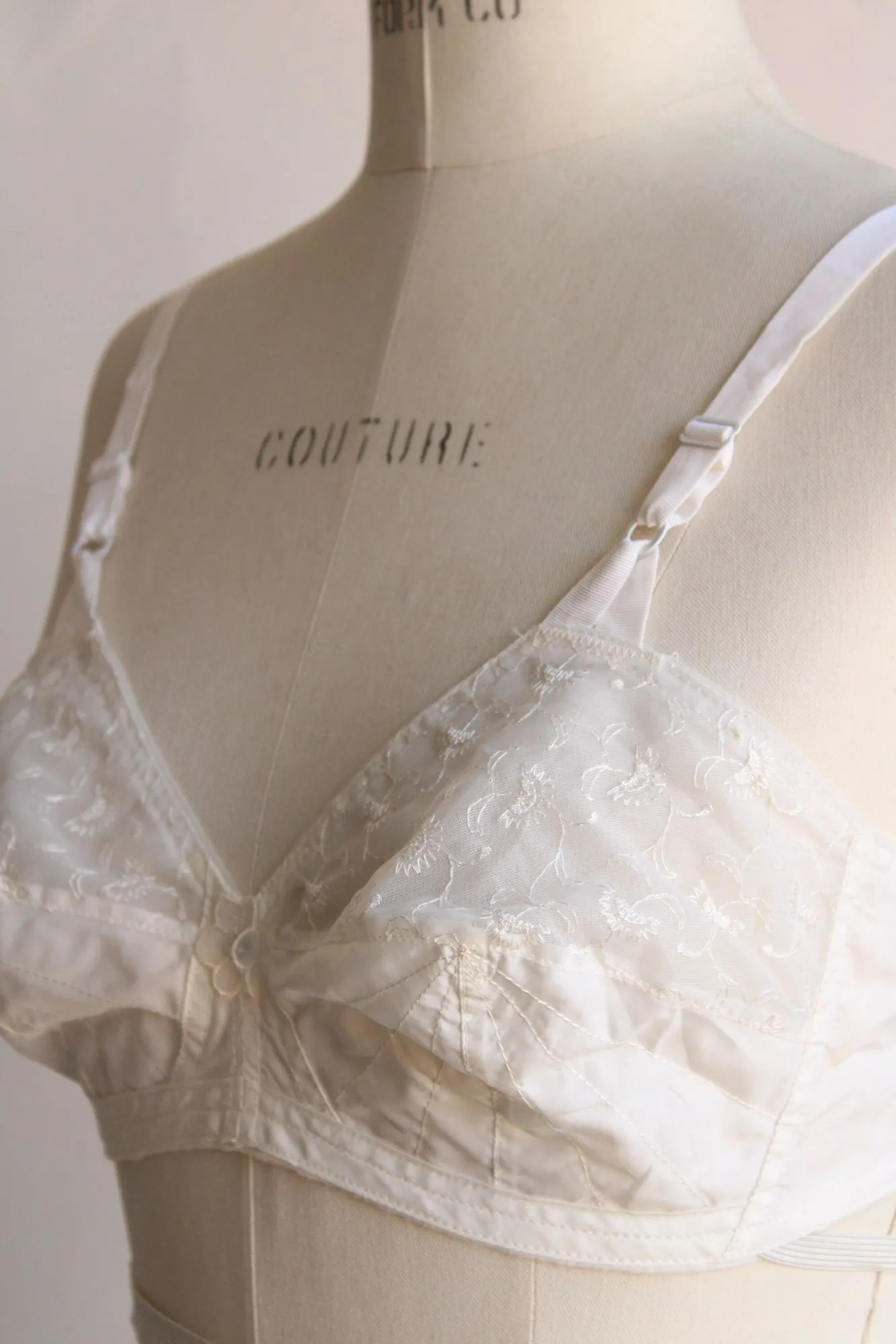 Vintage 1950s White 34 B Bullet Bra