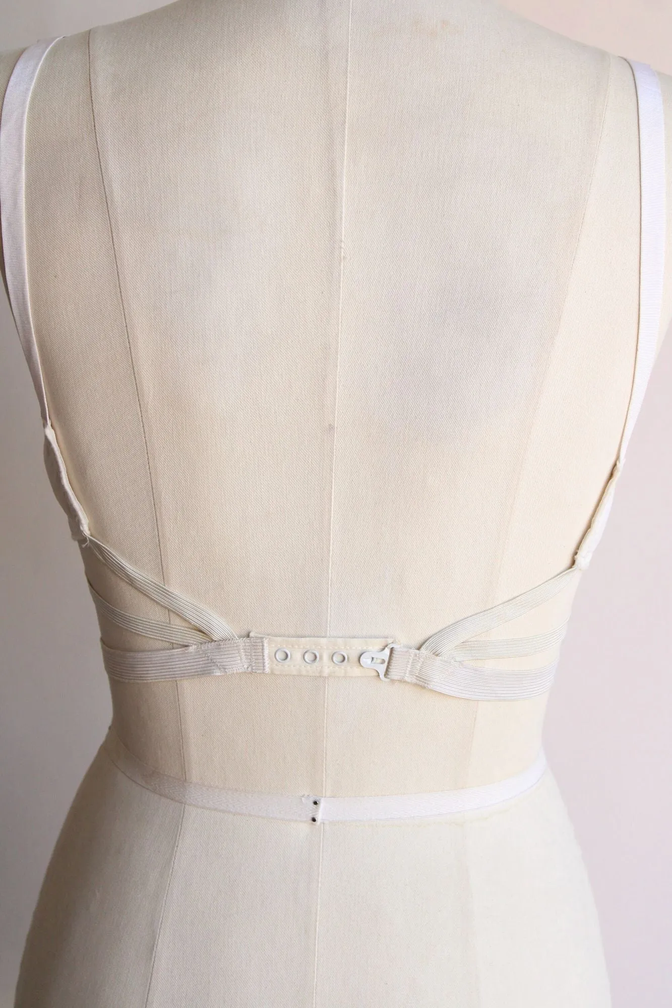 Vintage 1950s White 34 B Bullet Bra
