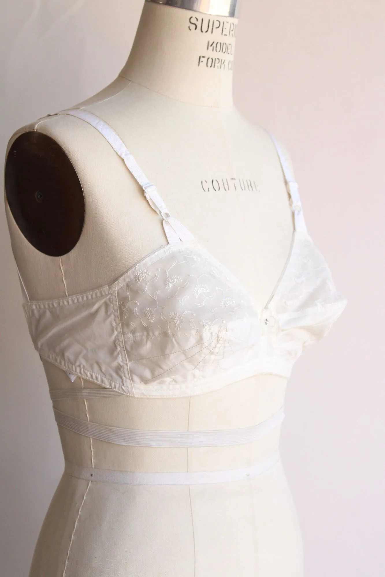 Vintage 1950s White 34 B Bullet Bra