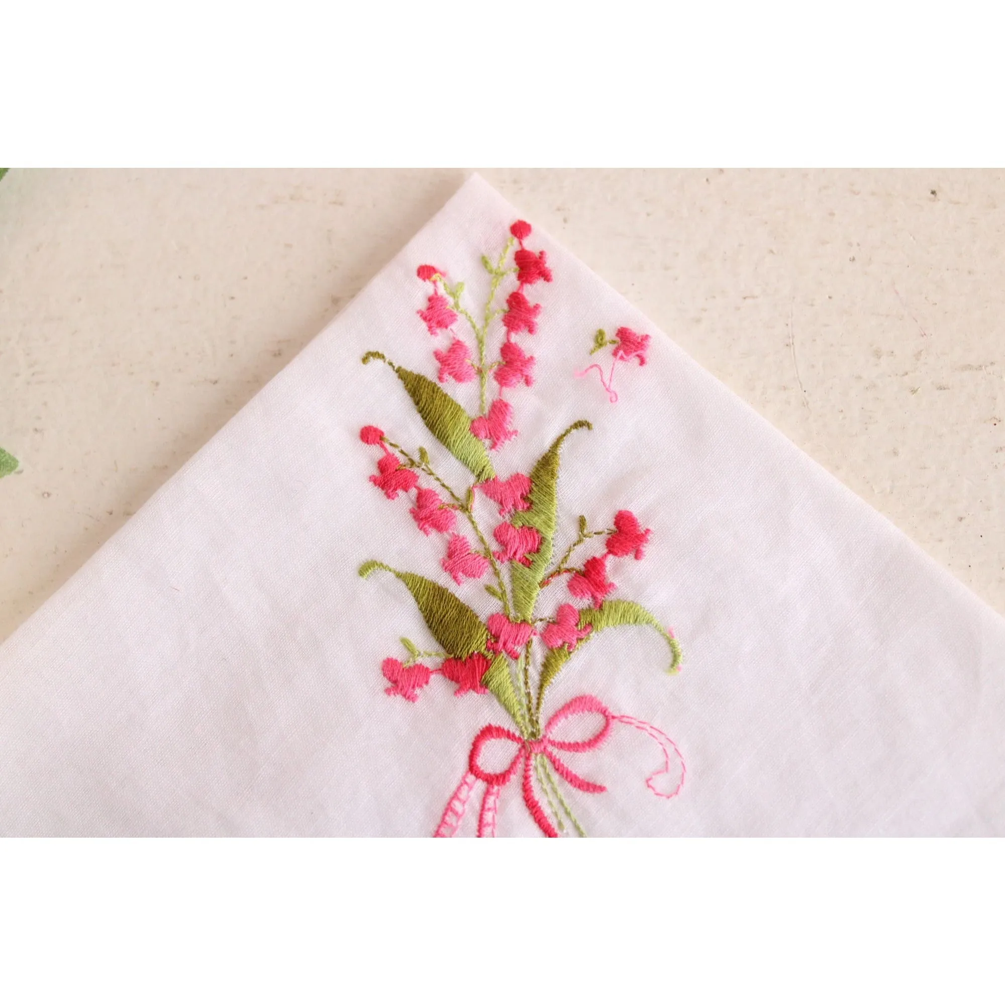 Vintage 1950s White Linen With Pink Embroidered Flowers