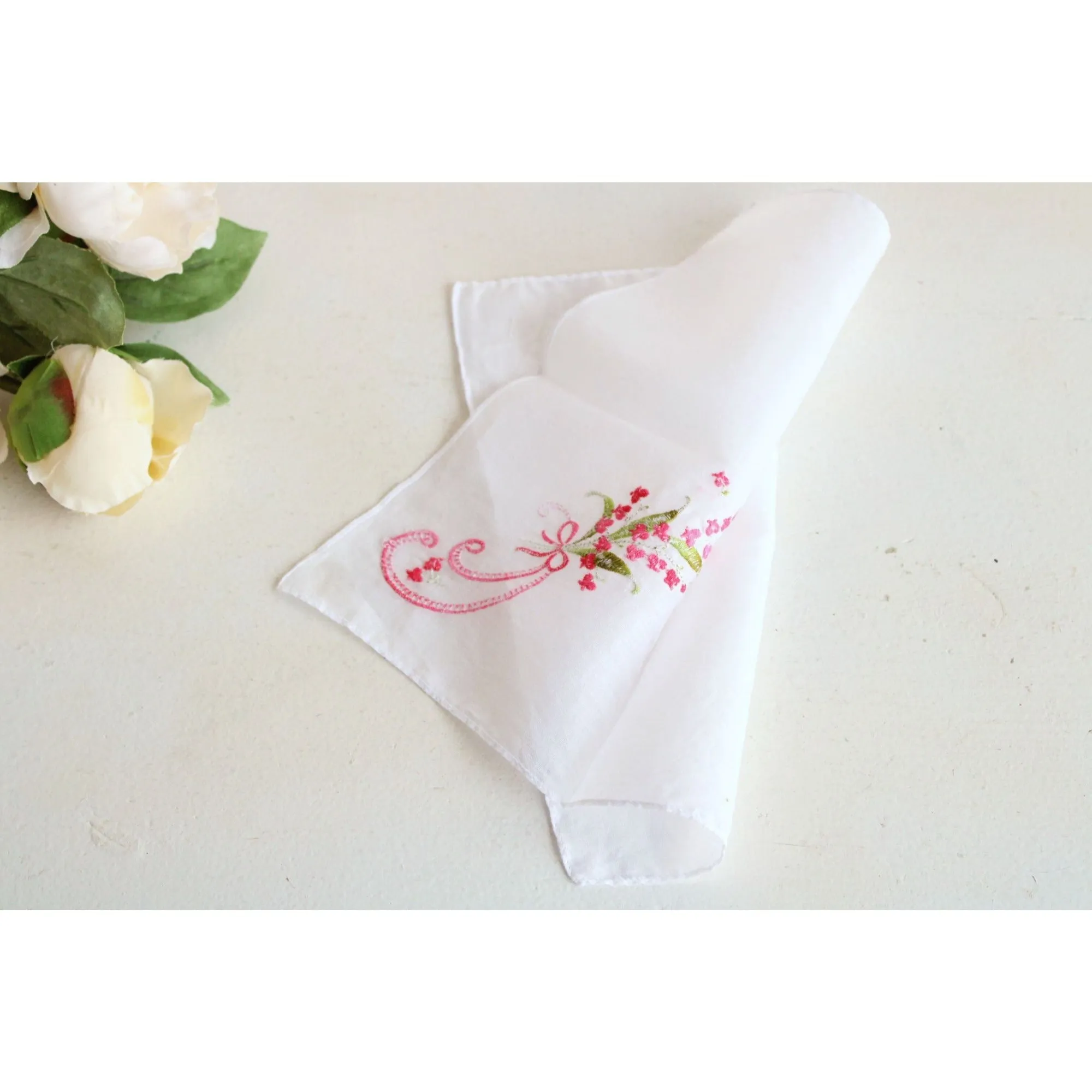 Vintage 1950s White Linen With Pink Embroidered Flowers