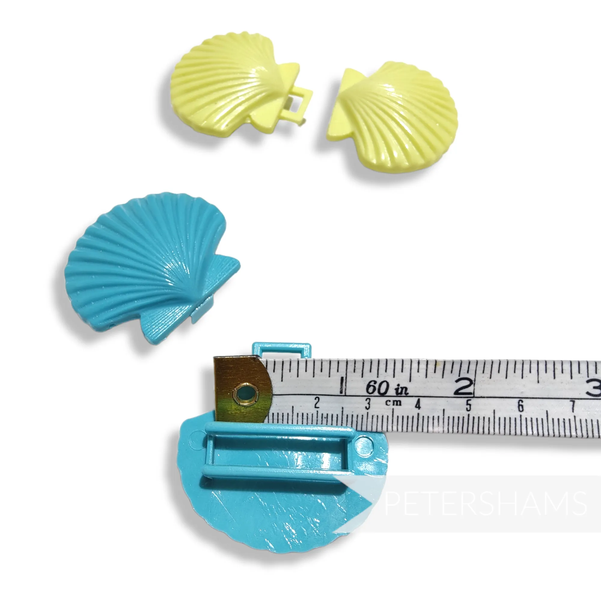Vintage 1980s Seashell Plastic Hat / Belt Buckle 70x43mm