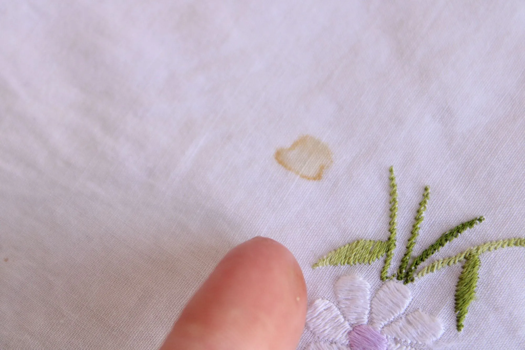 Vintage Handkerchief with Purple and White Daisy Flower Embroidery