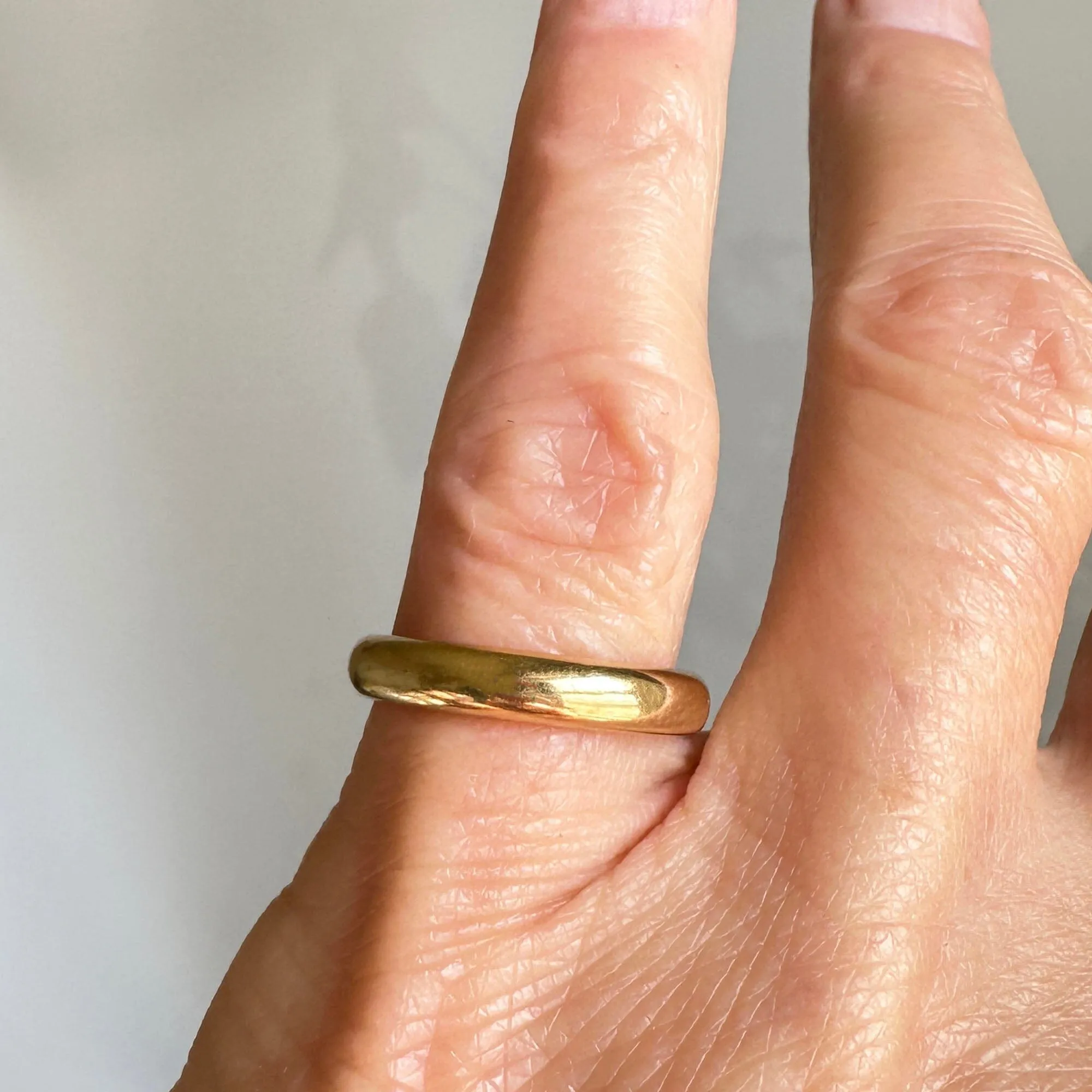 Vintage Heavy 18K Gold Wedding Ring Band