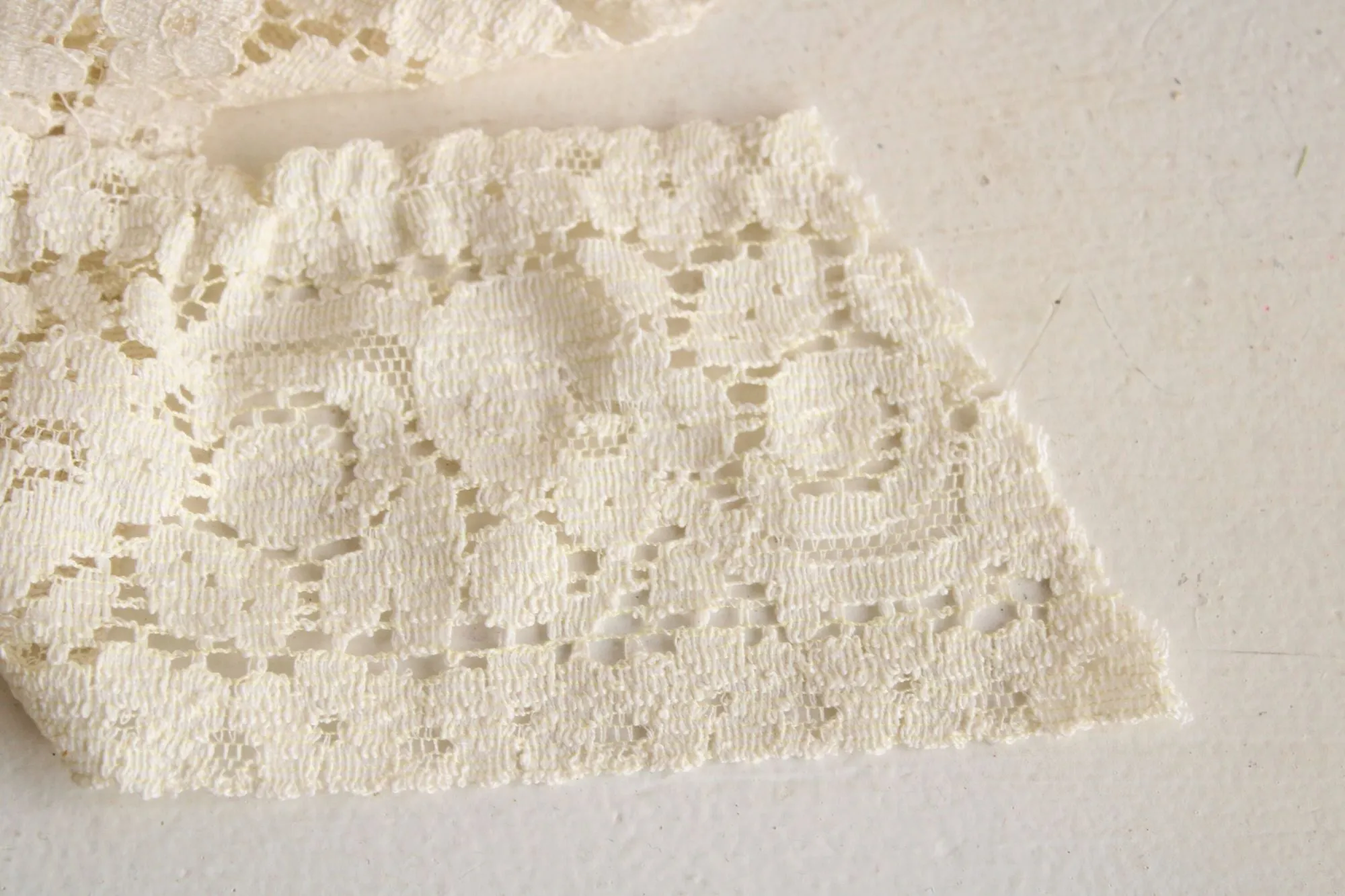 Vintage Lace Trim, Ivory Cotton Tulip Pattern 3.5" Wide, 4 Yards
