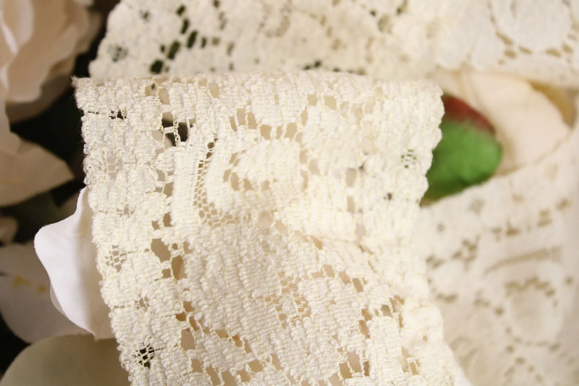 Vintage Lace Trim, Ivory Cotton Tulip Pattern 3.5" Wide, 4 Yards