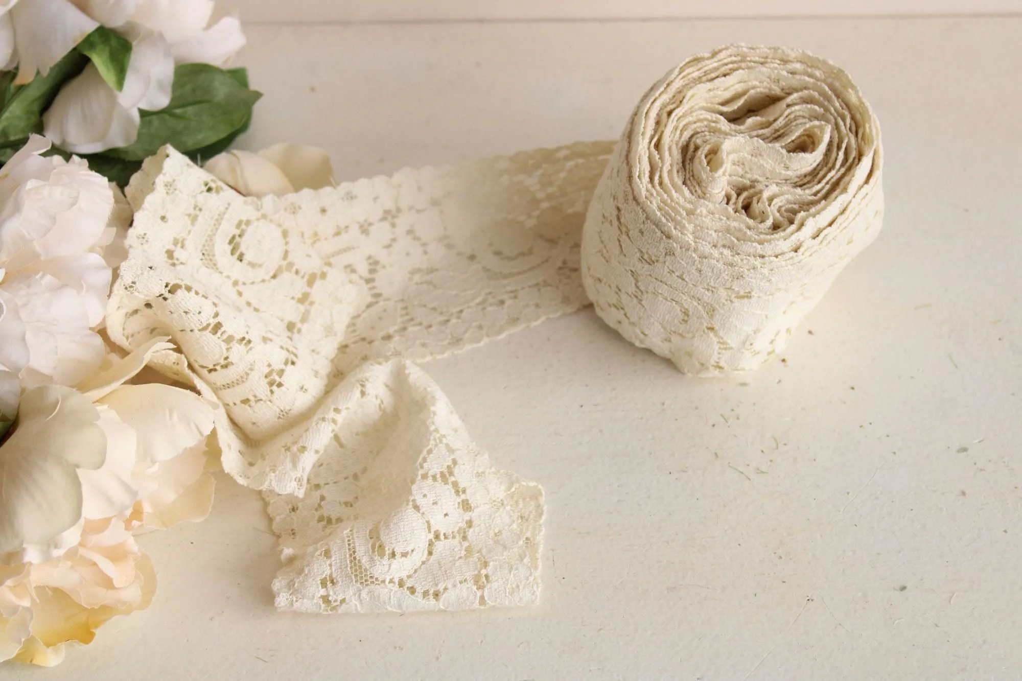Vintage Lace Trim, Ivory Cotton Tulip Pattern 3.5" Wide, 4 Yards