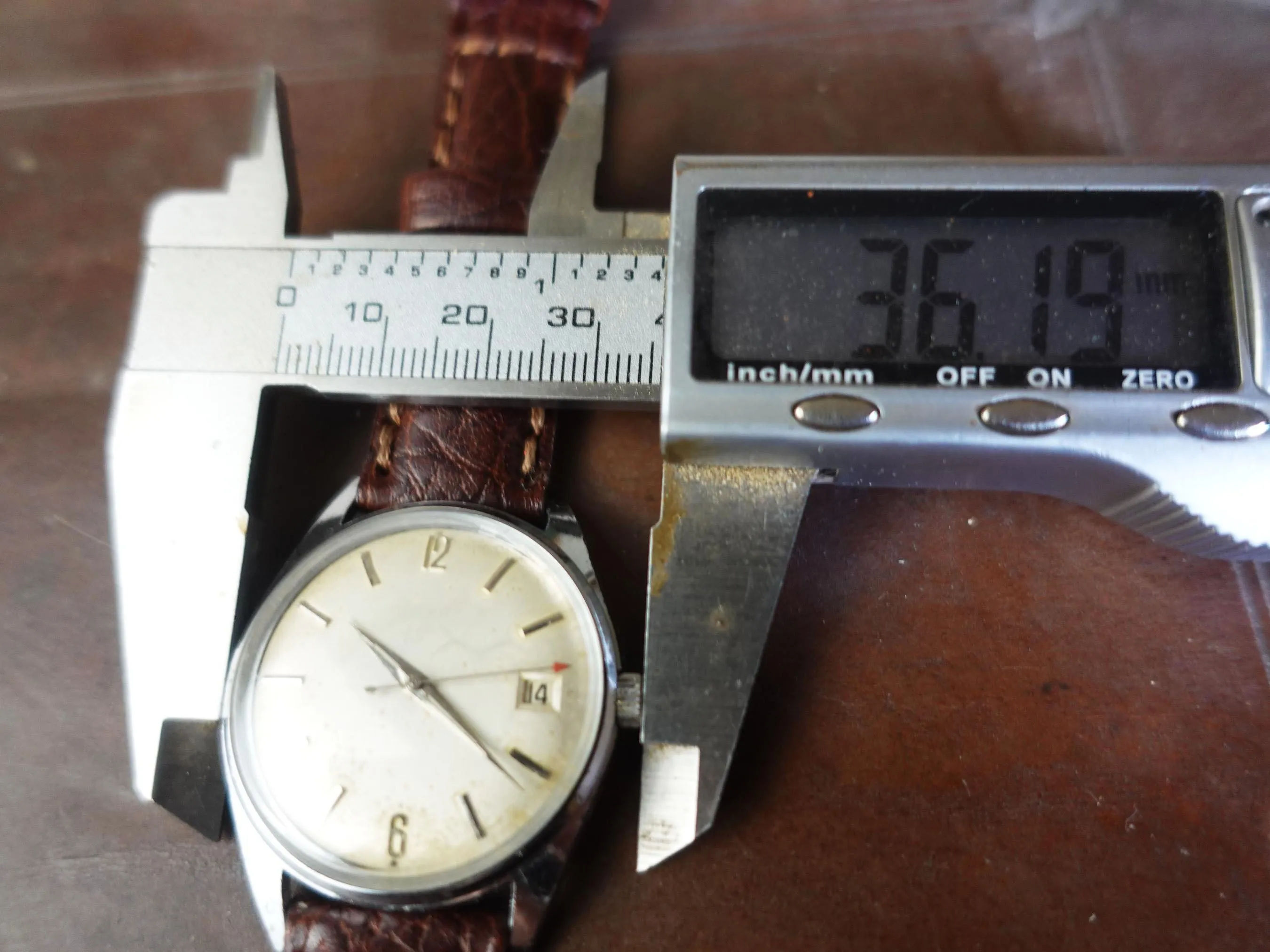 Vintage Lusina Antimagnetic 21 Jewel Mens Watch - Working