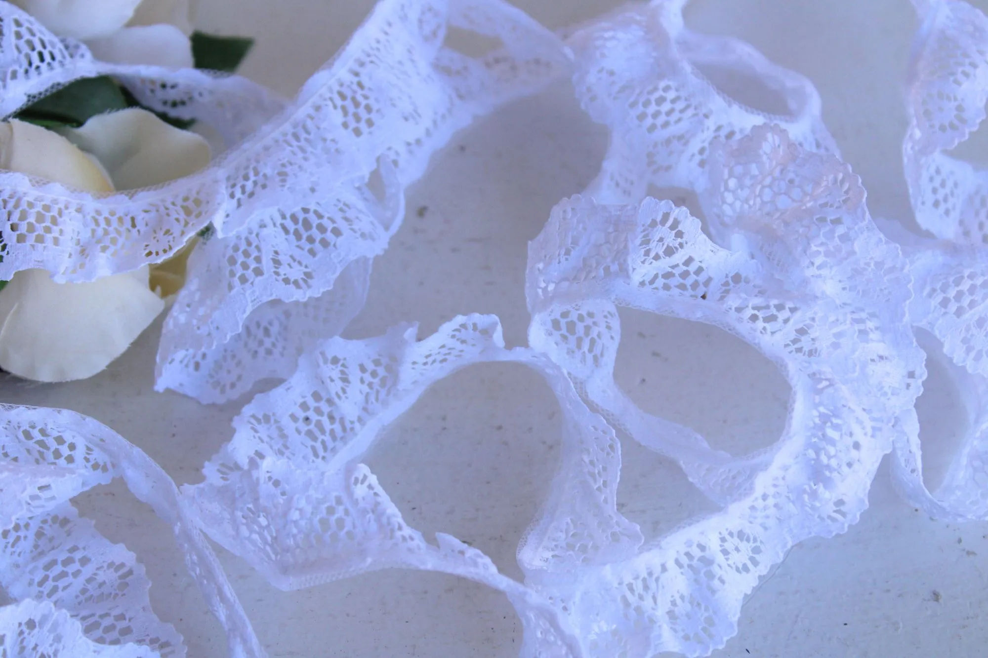 Vintage Ruffled Lace Trim, White,  1" Wide, 3 yards