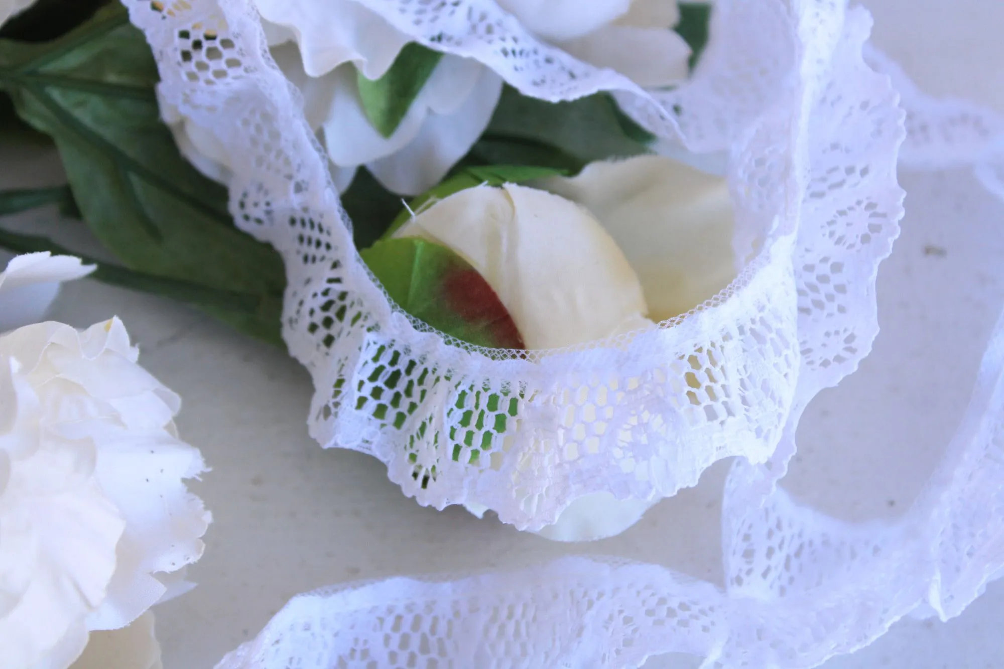 Vintage Ruffled Lace Trim, White,  1" Wide, 3 yards