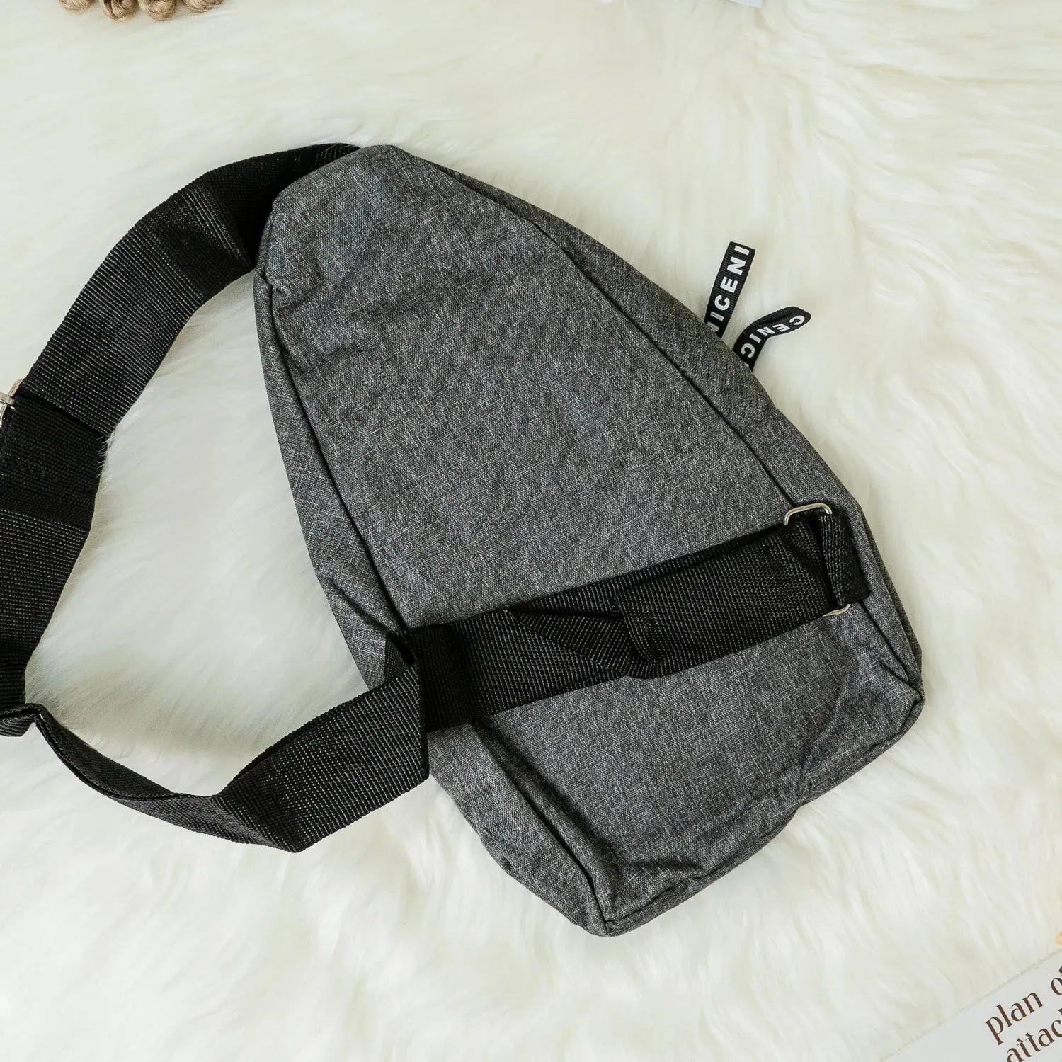 Waterproof Waist Bag for Travel & Charging (1 Pc)